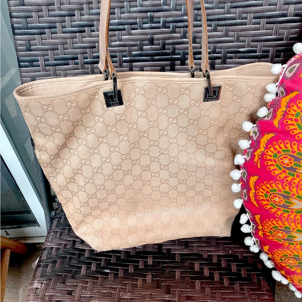 Gucci AUTHENTIC PURSE